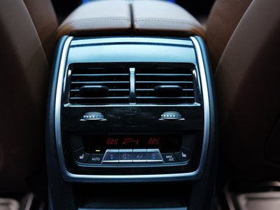 2023 BMW X7 缩略图 18