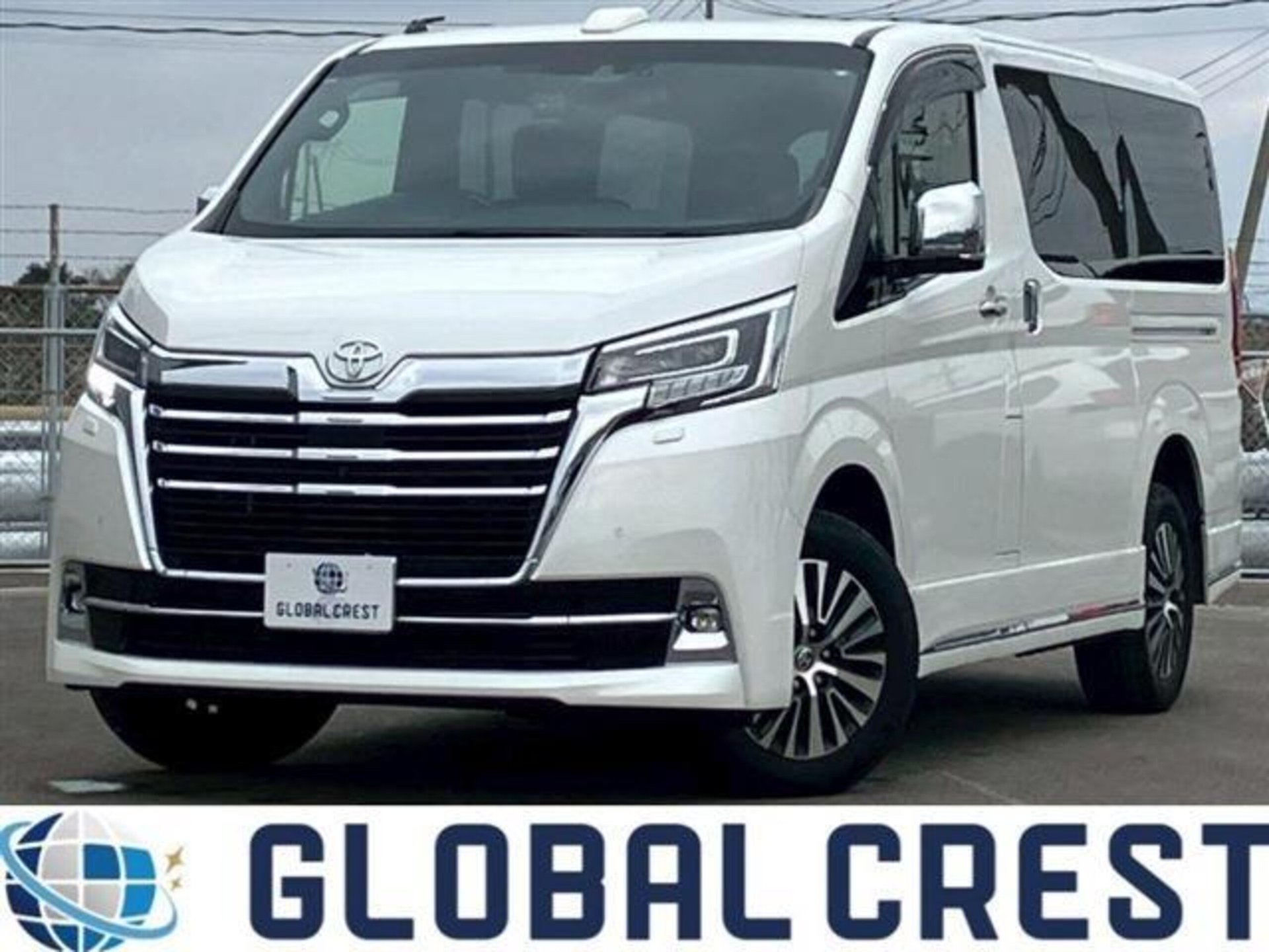 TOYOTA GRAND ACE - View 1