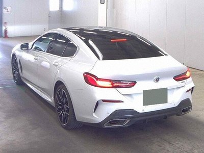 BMW 8 SERIES - 1