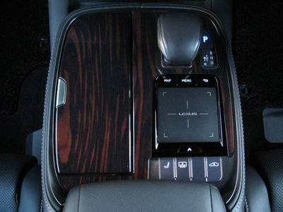 2018 Lexus LS — миниатюра 32