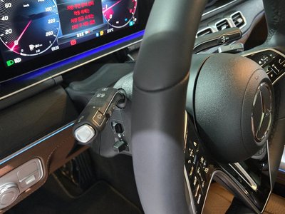 2025 Mercedes-BENZ GLE — миниатюра 19