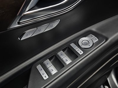 2021 Genesis GV80 thumbnail 23