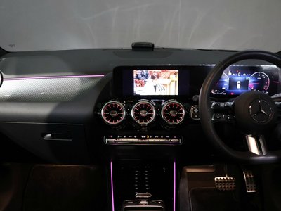 MERCEDES-BENZ GLA - 4