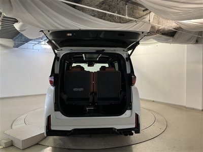 TOYOTA VELLFIRE - 10