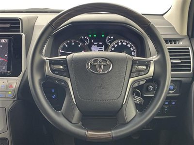 TOYOTA LAND CRUISER PRADO - 10