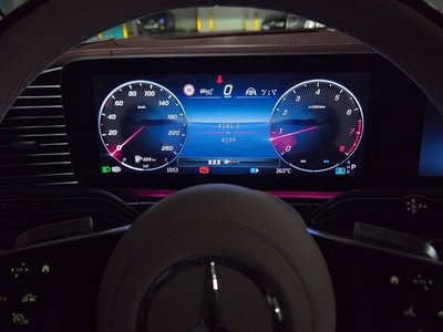 MERCEDES-BENZ GLS - 7