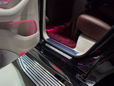 MERCEDES-BENZ GLS - 10