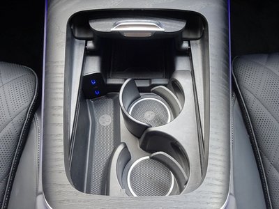 2025 Mercedes-BENZ E-CLASS — миниатюра 25