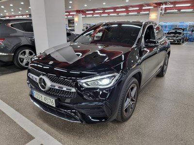 MERCEDES-BENZ GLA - 1