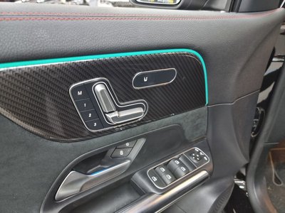 MERCEDES-BENZ GLA - 10