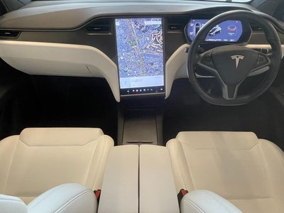 2018 Tesla MODEL X — фото 6