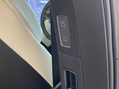 2018 Tesla MODEL X 缩略图 45