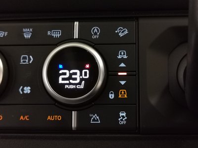 LAND ROVER DEFENDER - 3