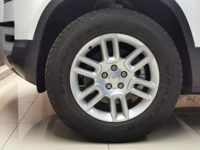 LAND ROVER DEFENDER - 6