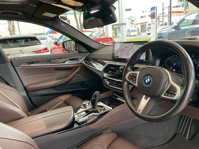 BMW 5 SERIES - 8