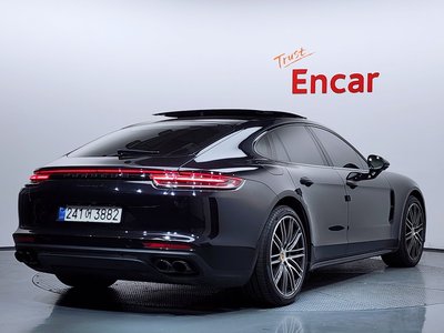 PORSCHE PANAMERA - 4