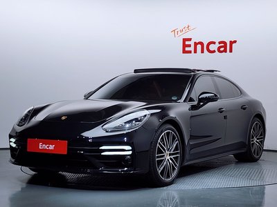 PORSCHE PANAMERA - 1