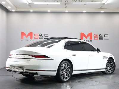 صورة 2 لـ 2022 Genesis G90 (RS4)