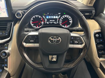 TOYOTA LAND CRUISER 300 - 7