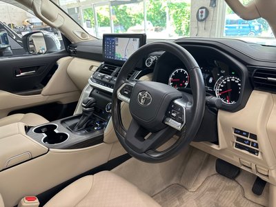 TOYOTA LAND CRUISER 300 - 4