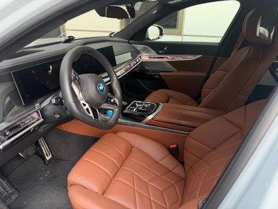 BMW I7 - 8