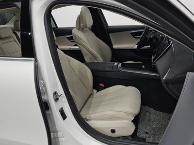 MERCEDES-BENZ E-CLASS - 10