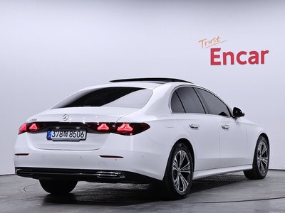 MERCEDES-BENZ E-CLASS - 4