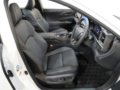 TOYOTA CROWN CROSSOVER - 10