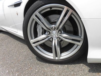 صورة 9 لـ 2009 Aston Martin DB9