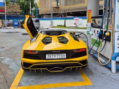 LAMBORGHINI AVENTADOR - 3