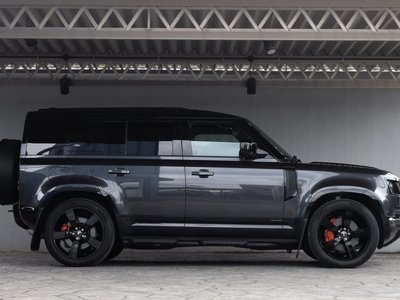 LAND ROVER DEFENDER - 8