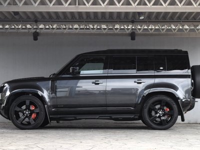 LAND ROVER DEFENDER - 7