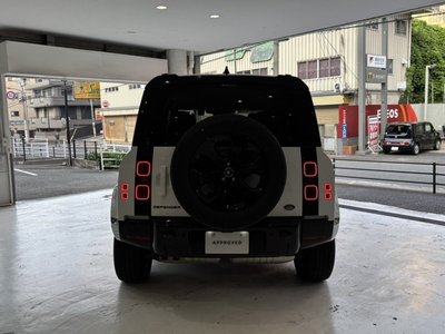 LAND ROVER DEFENDER - 7
