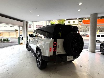 LAND ROVER DEFENDER - 4