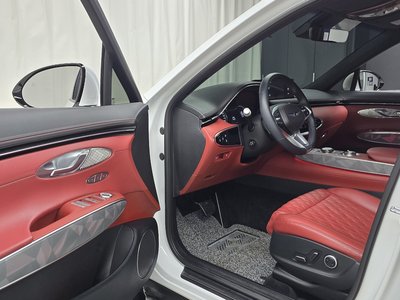 2023 Genesis GV70 thumbnail 13
