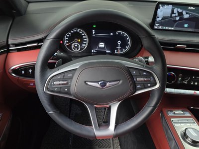 2023 Genesis GV70 thumbnail 18