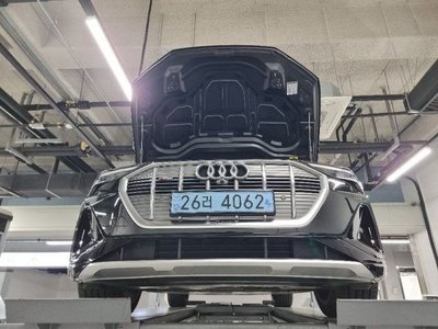 صورة 1 لـ 2021 AUDI E-TRON