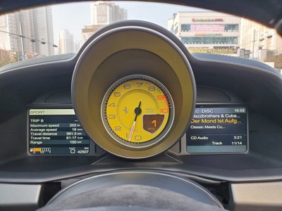 FERRARI 458 - 8