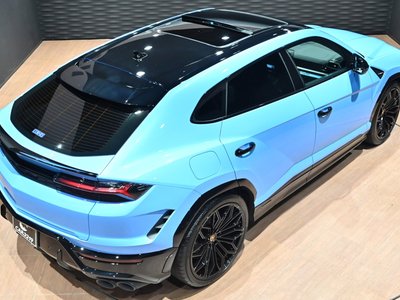 LAMBORGHINI URUS - 9