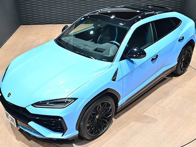 LAMBORGHINI URUS - 8