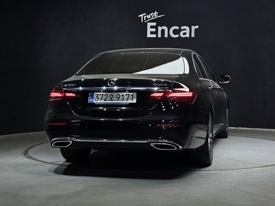 MERCEDES-BENZ E-CLASS - 4