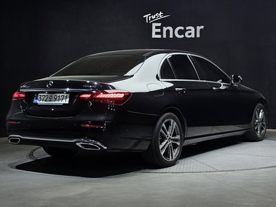 MERCEDES-BENZ E-CLASS - 3