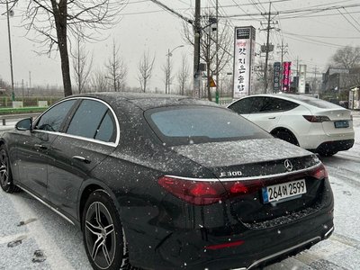 MERCEDES-BENZ E-CLASS - 5