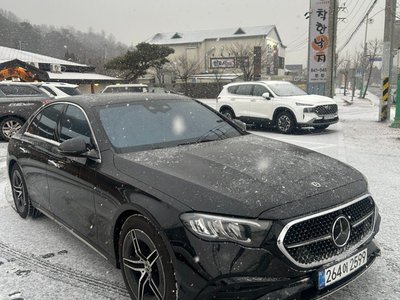 MERCEDES-BENZ E-CLASS - 4