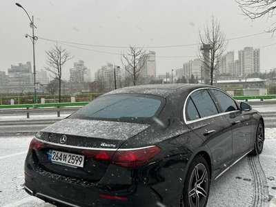 MERCEDES-BENZ E-CLASS - 2