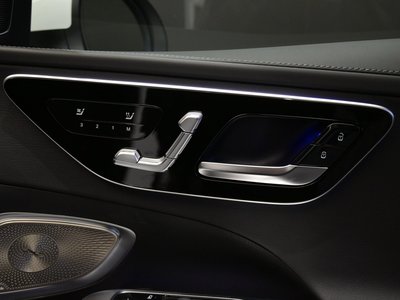2025 Mercedes-BENZ C-CLASS — миниатюра 32