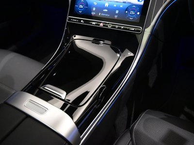 2025 Mercedes-BENZ C-CLASS — миниатюра 47