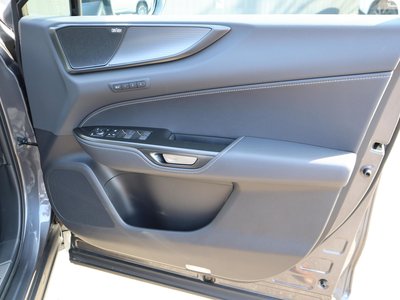 صورة مصغرة 12 لـ 2025 Lexus NX