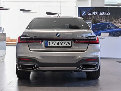 BMW 7 SERIES - 2