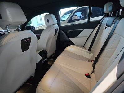 2025 BMW I5 缩略图 11